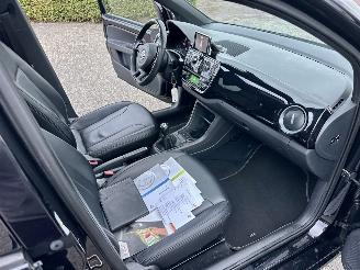 Volkswagen Up! gereserveerd 1.0 60pk High Up! Bluem. 5drs - nap - pano  - leer - stoelverw - airco - cruise - pdc - privacy glass picture 18