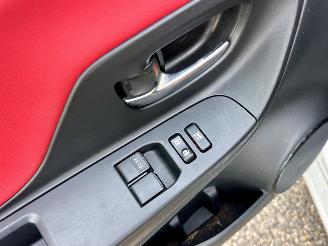Toyota Yaris 1.3 VVT-i 99pk aut + f1 Dynamic - 48dkm nap - 1e eig - navi - cam - pdc v+a - airco - cruise - parelmoer picture 45