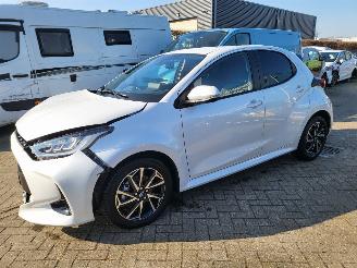 Schadeauto Toyota Yaris Toyota Yaris 1.5 Hybrid Dynamic 22d km 2023/11