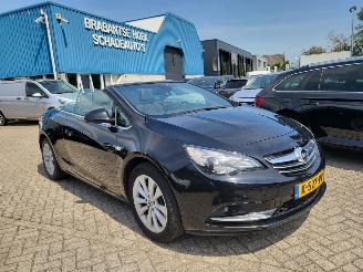 krockskadad bil auto Opel Cascada CABRIO AUTOM  1.6 Turbo Innovation  LAKSCHADE 2018/6