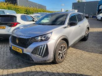 Unfallwagen Peugeot e-2008 e-2008 EV Active 54 kWh Range 406 km rijdbaar nwpr €43000 2023/9