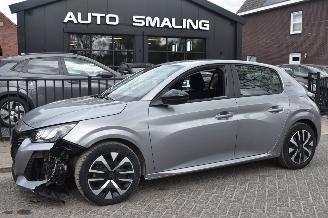 Coche accidentado Peugeot 208 1.2 Hybrid 101Pk e-DCS6 Style *Navi/Clima 2024/11