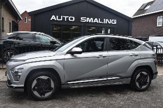 Damaged car Hyundai Kona 48.6Kwh Comfort Smart 135Pk 3FASE SOH 100% *Navi/Clima/Camera/stoelverwarming 2025/9