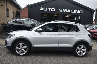damaged passenger cars Volkswagen T-Cross 1.0 Tsi Style 110Pk *Navi/Clima/Camera/Stoelverwarming 2022/8