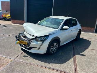 Schadeauto Peugeot e-208 50Kwh EV Allure 136Pk *Navi/Clima 2020/7