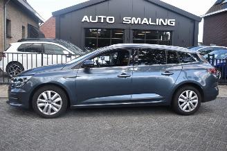 damaged passenger cars Renault Mégane 1.3 Tce 140Pk Equilibre *Navi/Clima 2023/6