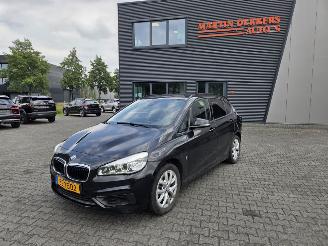 Vaurioauto  passenger cars BMW 2-serie 225e iPerformance xDrive / 64 dkm 2017/4