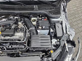 Skoda Kamiq AUTOMAAT / PANO / NAVI / CAMERA / STOELVERW picture 6