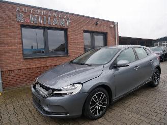 Auto incidentate Volvo V-40 MOMENTUM LED 2019/6