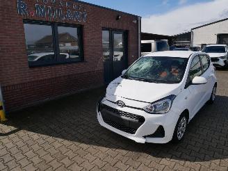 Voiture accidenté Hyundai I-10  2019/10