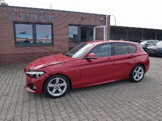 Voiture accidenté BMW 1-serie 118i M-SPORT SHADOW EDITION LED 2019/3