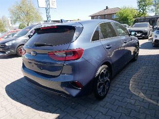Kia Ceed  picture 3