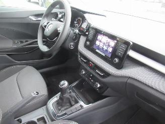 Skoda Fabia 1.0B Ambition 33.800km!!  Start&Stop Climatronic StoelVerwarming Keyless-Go  CruiseControl  Parktronic.... picture 14