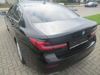 Unfallwagen BMW 5-serie 520E Lim. Aut. PluginHybrid  62.241km!! VirtualCockpit Climatronic Leer Navi Camera StoelVerwarming..... 2022/3