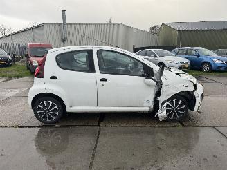Peugeot 107 1.0 Blue Lease picture 15