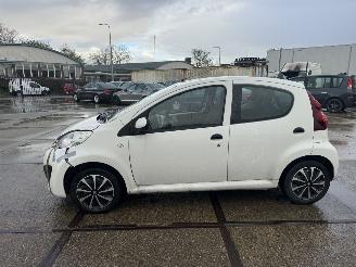 Peugeot 107 1.0 Blue Lease picture 16