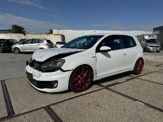 skadebil auto Volkswagen Golf 2.0 GTI adidas 2010/7