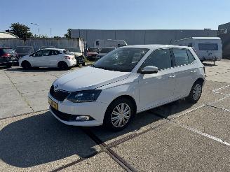 Schadeauto Skoda Fabia 1.4 TDI Ambition 2015/3