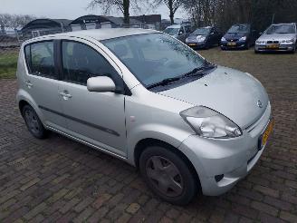 skadebil auto Daihatsu Sirion 1.0 5 Deurs 2008/2