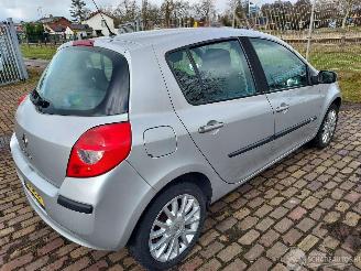 Renault Clio 1.2   deurs picture 3