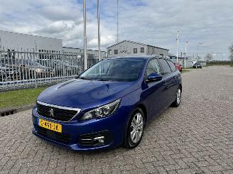 krockskadad bil auto Peugeot 308 SW 1.5 BlueHDI 96kw Clima - Navi - Euro6 2019/10