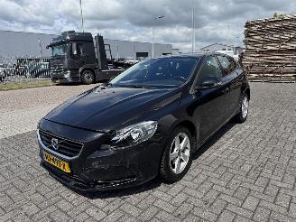 skadebil auto Volvo V-40 2.0 D2 R-Design 2015/12
