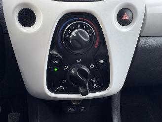 Peugeot 108 1.0  50Kw Active picture 16