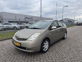 krockskadad bil auto Toyota Prius 1.5 VVT-i  57Kw Airco - Navi 2005/7