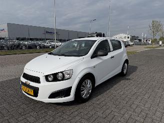 Coche accidentado Chevrolet Aveo 1.2 63Kw AIRCO 2013/1
