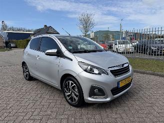 damaged passenger cars Peugeot 108 1.0  53kw Allure  AIRCO 2019/8