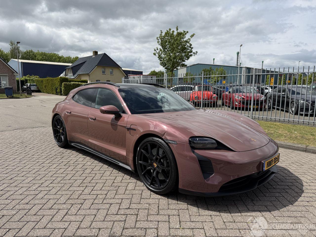 Porsche Taycan Sport Tourismo GTS 105 kWh