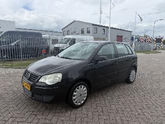 Vaurioauto  passenger cars Volkswagen Polo 1.4 16V AIRCO 2008/7