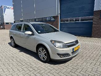 krockskadad bil auto Opel Astra 1.6 77Kw AIRCO 2006/1