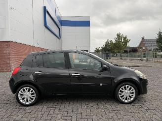 Vaurioauto  passenger cars Renault Clio 1.2 TCE 74kw CLIMA 2008/3