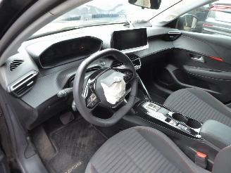 Peugeot 208 e- Active Pack picture 11