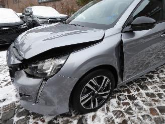 Peugeot 208 Active Pack picture 2