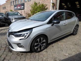 Unfallwagen Renault Clio V Evolution 2023/3