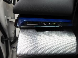 BMW i5 40 eDrive picture 24