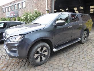 krockskadad bil auto Isuzu D-Max Double Cab 4WD LSX 2022/10