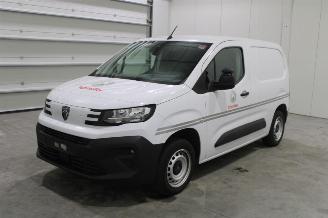 krockskadad bil auto Peugeot Partner  2024/11