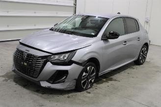krockskadad bil auto Peugeot 208  2024/2