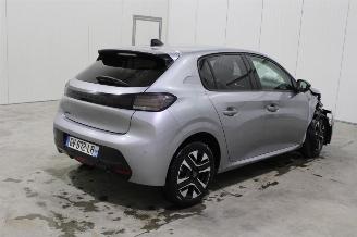 Peugeot 208  picture 3