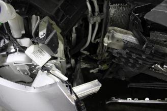 Peugeot 208  picture 20