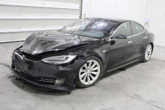 Auto incidentate Tesla Model S  2019/5