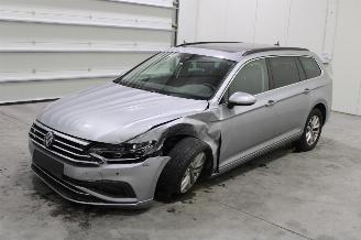 Vaurioauto  passenger cars Volkswagen Passat  2024/2
