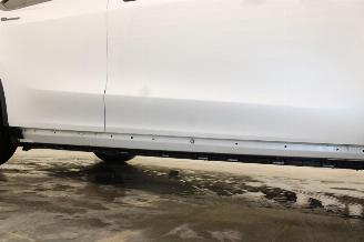 Tesla Model Y  picture 8