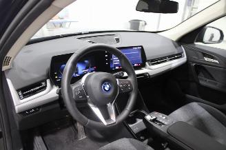 BMW iX1  picture 10