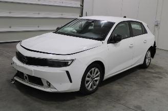 uszkodzony samochody osobowe Opel Astra  2023/3