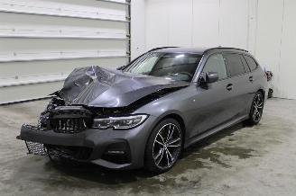 Unfallwagen BMW 3-serie 330 2020/12