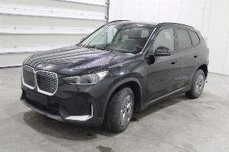 krockskadad bil auto BMW iX1  2025/11